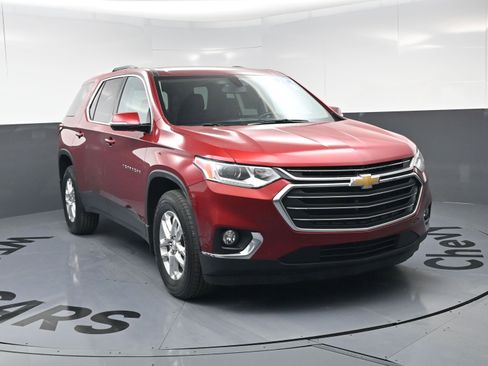 Used 2018 Chevrolet Traverse LT image 3