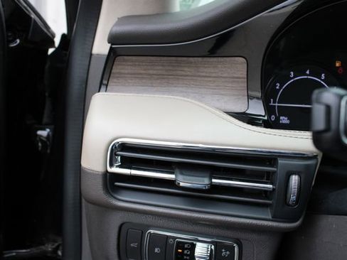 Used 2020 Lincoln Corsair Reserve w/ Equipment Group 201A image 9