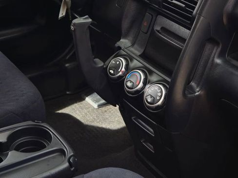 Used 2006 Honda CR-V LX image 18