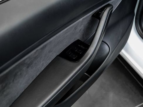 Used 2019 Tesla Model 3 Long Range RWD image 35