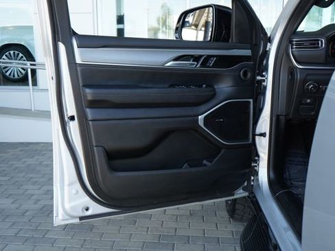 Used 2024 Jeep Wagoneer Series II w/ Convenience Group I image 15