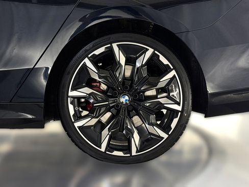 Used 2026 BMW 530i w/ M Sport Package image 11