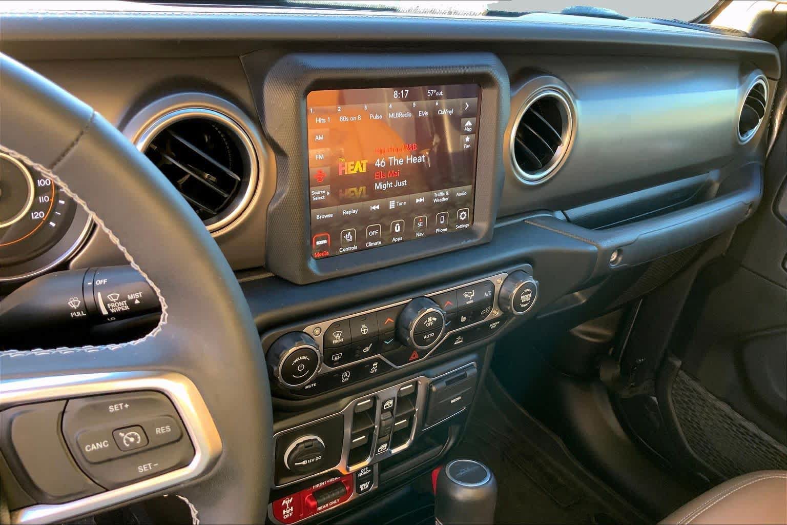 Used 2023 Jeep Gladiator Rubicon w/ LED Lighting Group AWD/4WD image 6