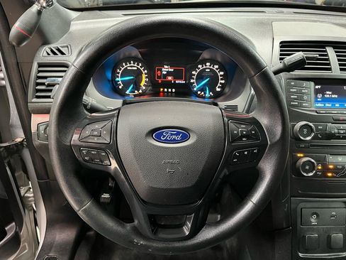 Used 2018 Ford Explorer 4WD Police Interceptor image 12