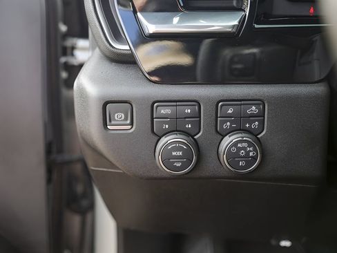 Used 2025 Chevrolet Silverado 2500 LTZ AWD/4WD image 18