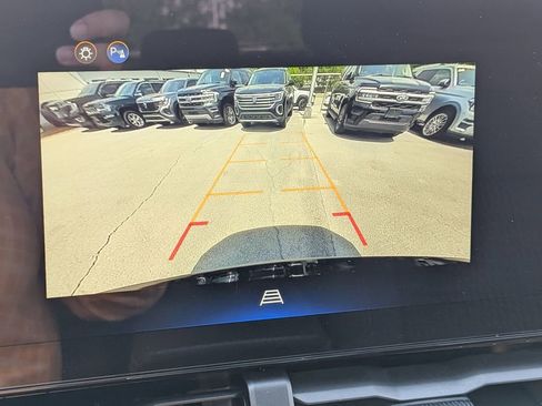 Used 2025 Chevrolet Equinox LT AWD/4WD image 11