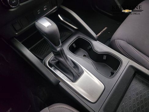 Used 2024 Nissan Frontier SV image 20