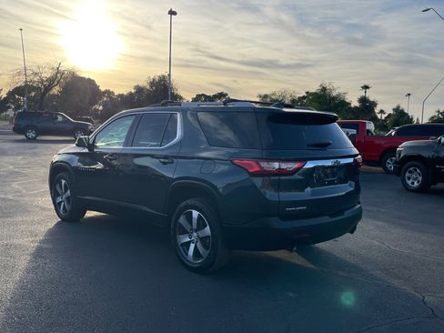 Used 2018 Chevrolet Traverse LT image 3