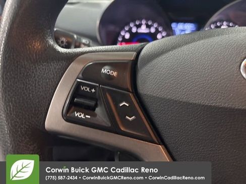 Used 2016 Hyundai Veloster FWD image 24