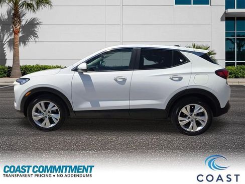Certified 2024 Buick Encore GX Preferred w/ Comfort Package FWD image 9