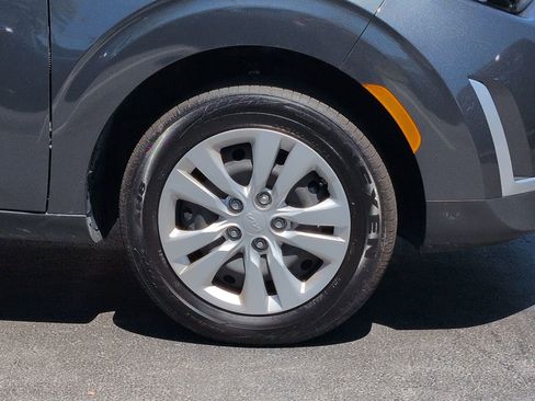 Used 2025 Kia Soul LX image 11