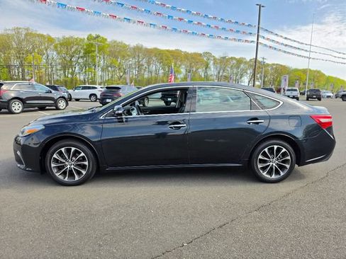 Used 2018 Toyota Avalon XLE Premium w/ All Weather Liner Package FWD image 4