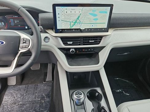 New 2026 Ford Explorer Active w/ Active Comfort Package image 22