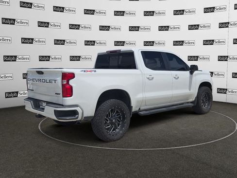 Used 2022 Chevrolet Silverado 1500 RST w/ Convenience Package II AWD/4WD image 6