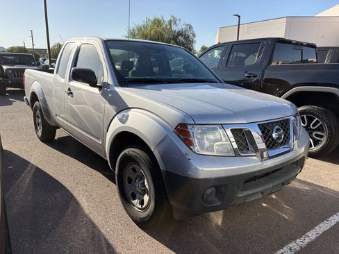 Used 2011 Nissan Frontier S w/ S Preferred Pkg RWD image 3