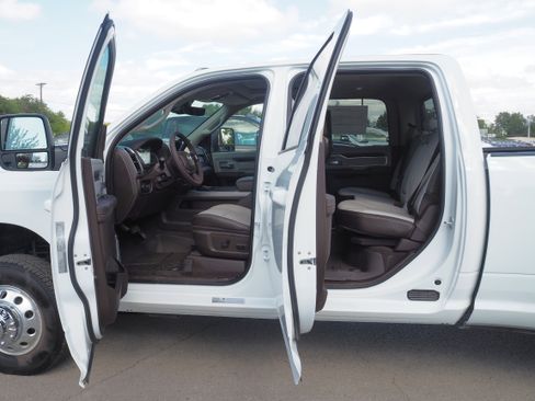 New 2025 RAM 3500 Laramie image 11