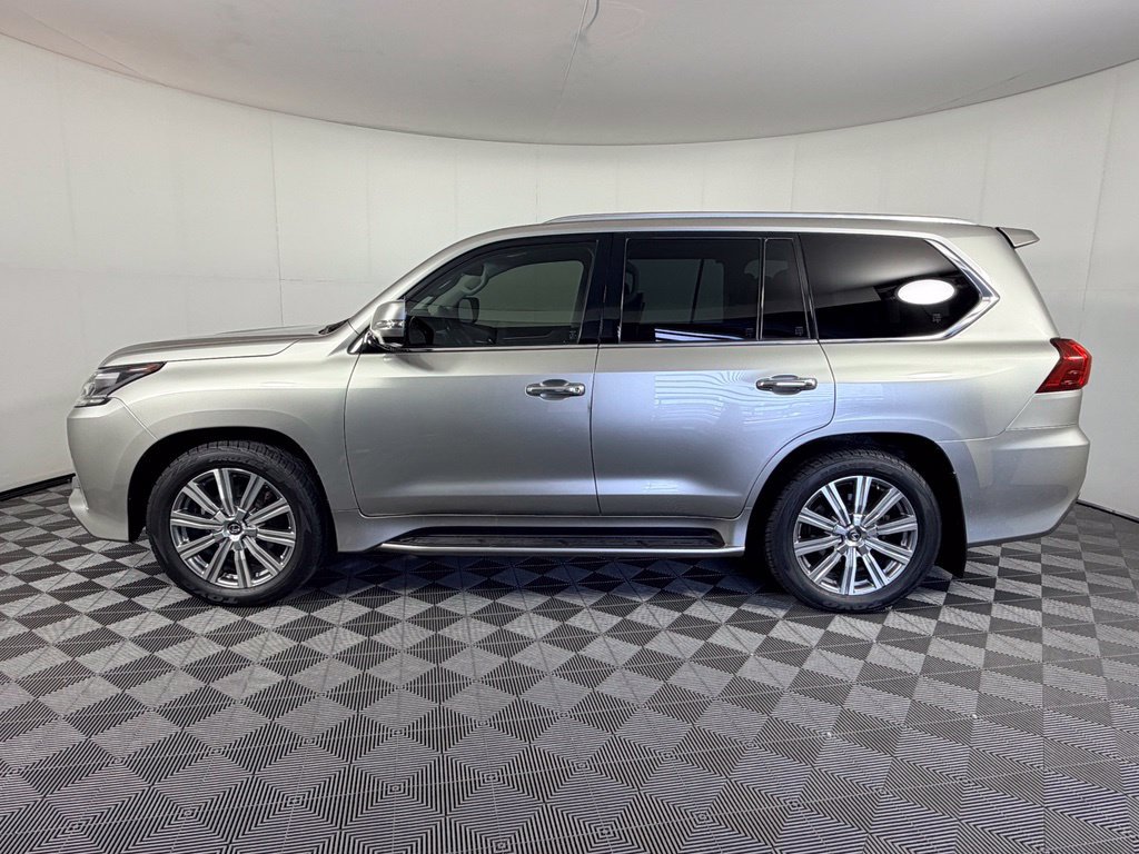 Used 2019 Lexus LX 570 4WD w/ Luxury Package image 9