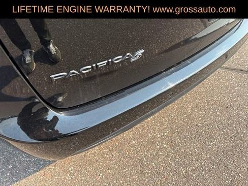 Used 2025 Chrysler Pacifica Limited FWD image 14
