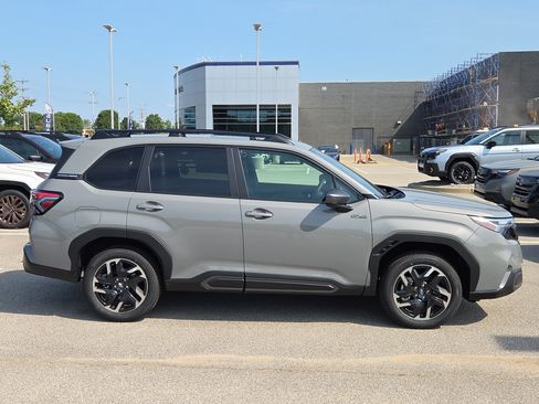 New 2026 Subaru Forester Premium AWD/4WD image 2