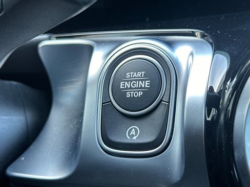 Used 2026 Mercedes-Benz GLB 250 image 28
