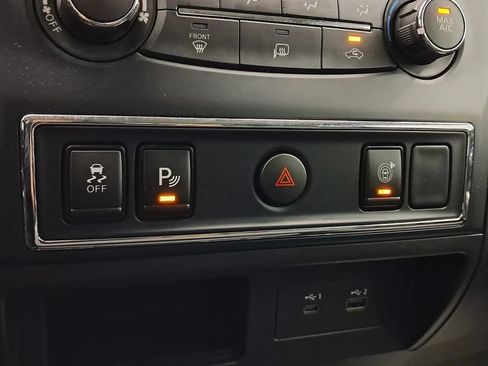 Used 2023 Nissan Titan SV RWD image 21