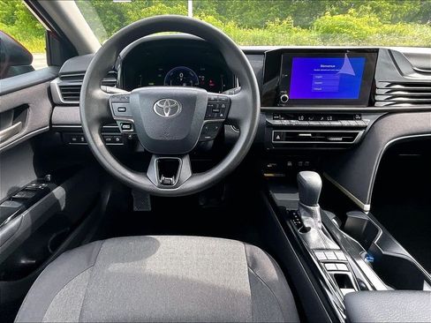 Used 2026 Toyota Camry LE FWD image 17