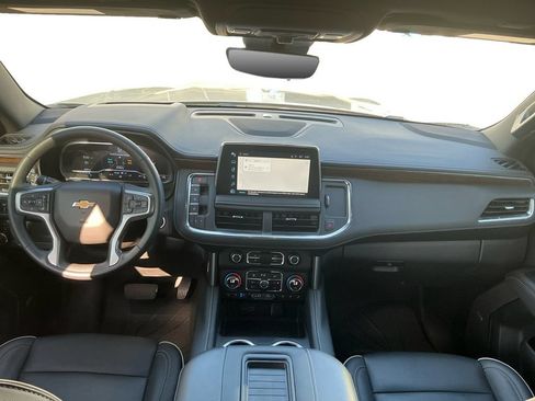 Used 2024 Chevrolet Tahoe Premier AWD/4WD image 17