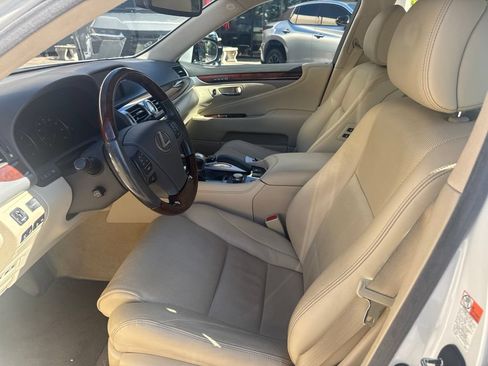 Used 2016 Lexus LS 460 L RWD image 11