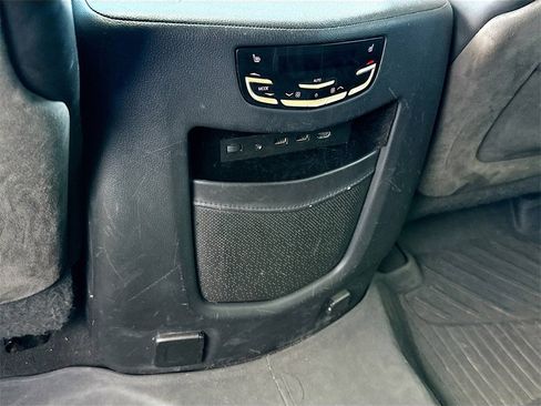 Used 2019 Cadillac Escalade ESV Platinum image 28