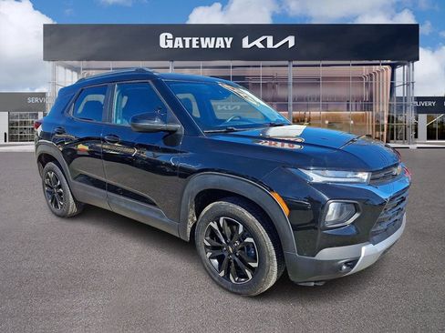 Used 2021 Chevrolet TrailBlazer LT w/ Sun and Liftgate Package image 1