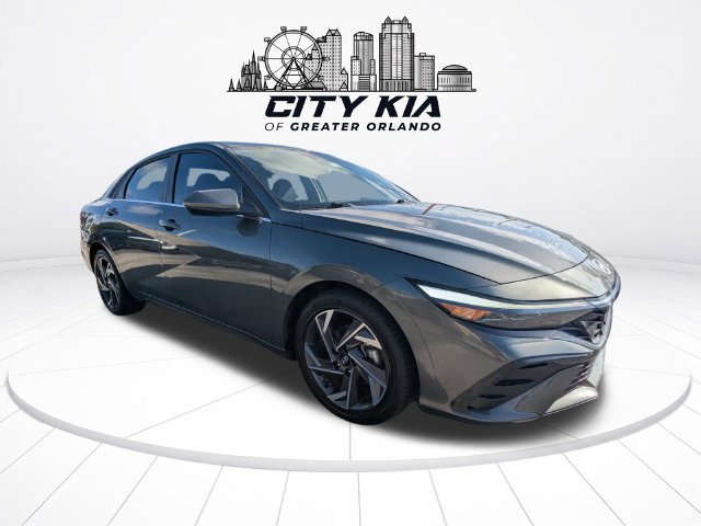 Used 2025 Hyundai Elantra SEL FWD image 8