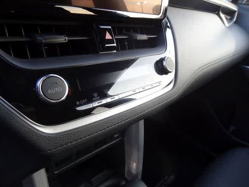 Used 2024 Toyota Corolla Cross LE AWD/4WD image 19