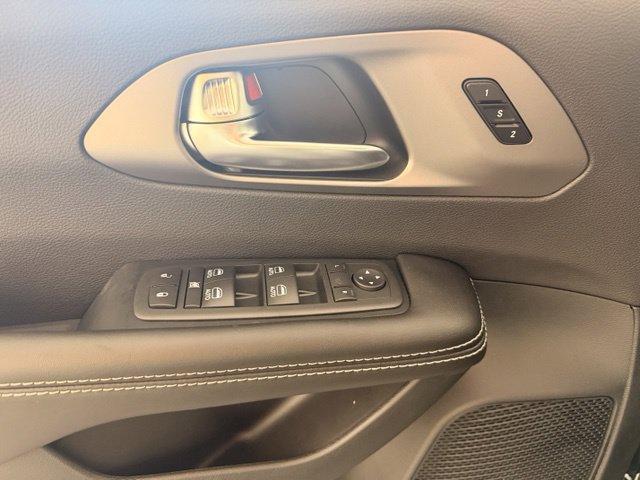 New 2027 Chrysler Pacifica Select w/ Family Tech Group FWD image 17