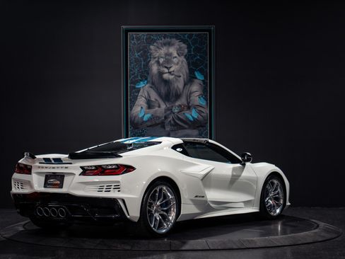 Used 2026 Chevrolet Corvette Z06 w/ Chrome Exterior Badge Package RWD image 4