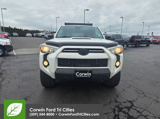 Used 2020 Toyota 4Runner Venture w/ Moonroof Package video 3