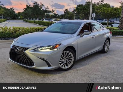 Used 2023 Lexus ES 300h Ultra Luxury w/ Accessory Package (Z1)