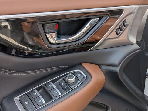 Used 2020 Subaru Outback Touring XT AWD/4WD image 4