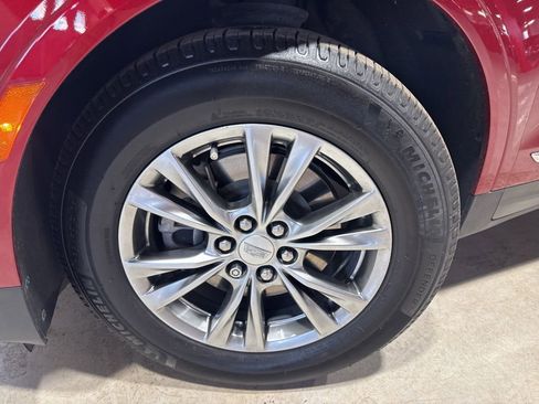 Used 2022 Cadillac XT5 Premium Luxury image 2