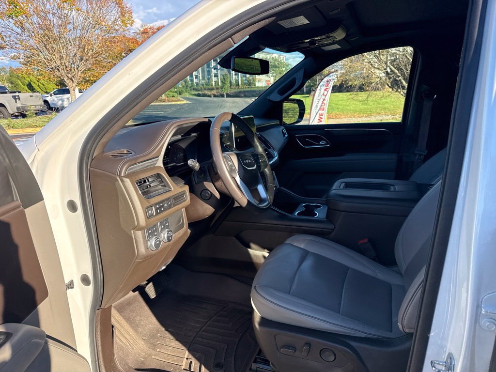 Used 2022 GMC Yukon SLT w/ SLT Premium Package AWD/4WD image 6