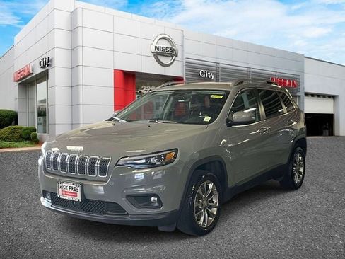 Used 2021 Jeep Cherokee Latitude Plus AWD/4WD image 4