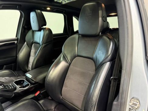 Used 2017 Porsche Cayenne Platinum Edition AWD/4WD image 21