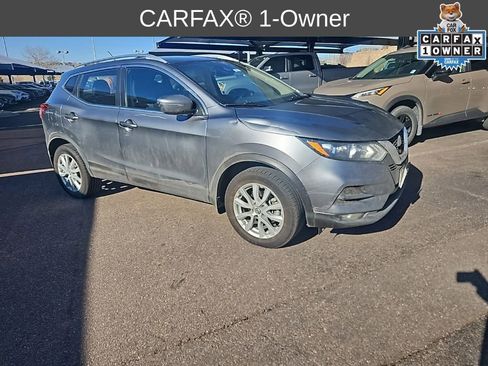 Used 2022 Nissan Rogue Sport SV image 2