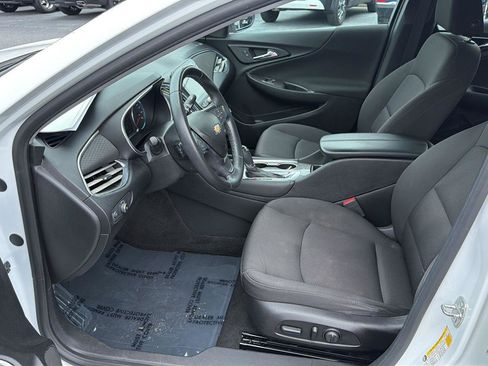 Used 2018 Chevrolet Malibu LT FWD image 10