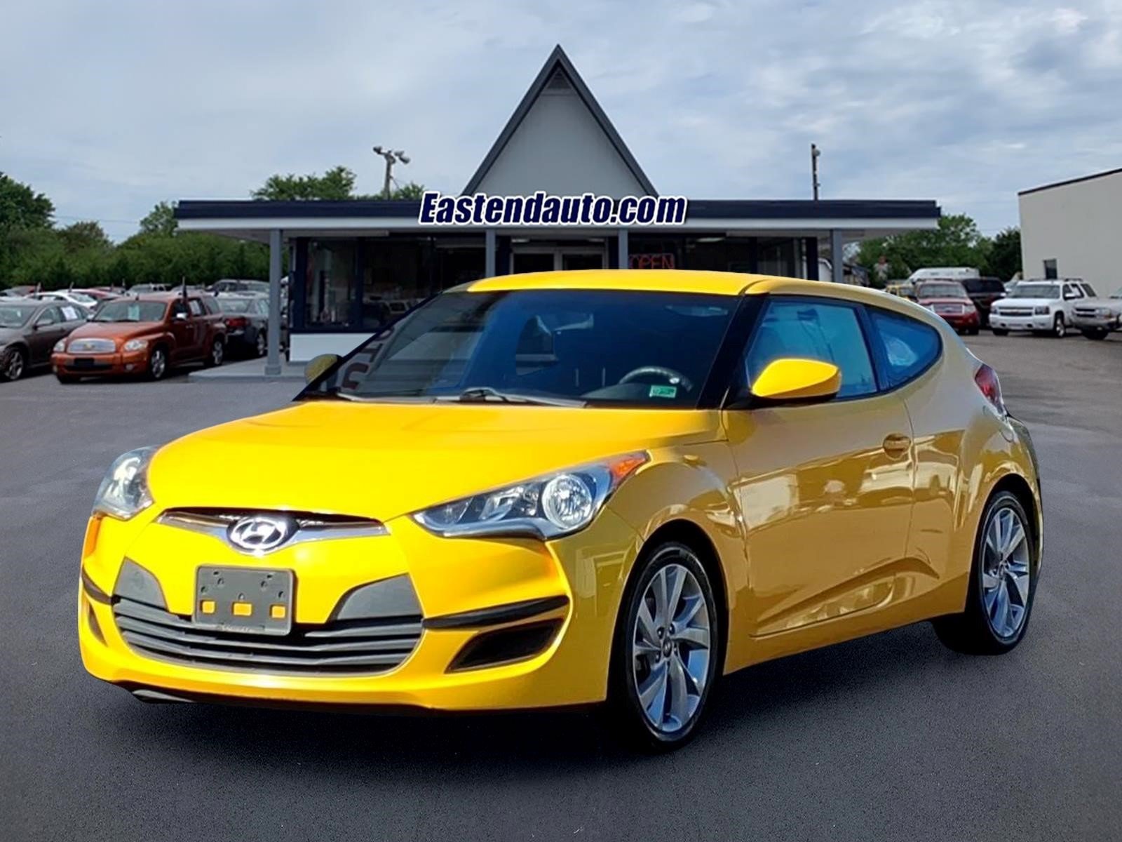 Used 2016 Hyundai Veloster FWD image 1