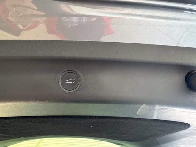 Used 2025 Tesla Model Y Long Range AWD/4WD image 30
