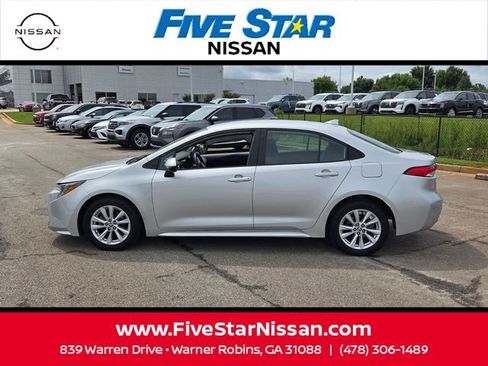 Used 2024 Toyota Corolla LE w/ LE Convenience Package FWD image 4