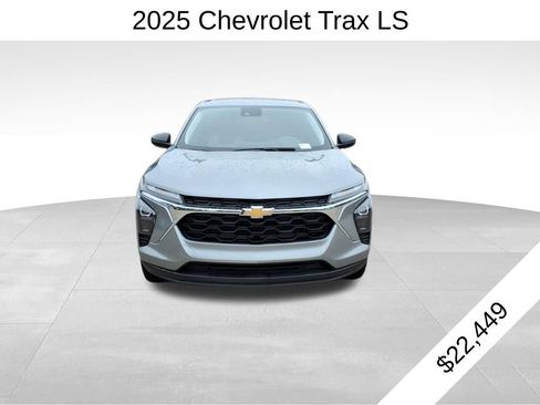 Used 2025 Chevrolet Trax LS w/ Driver Confidence Package image 2