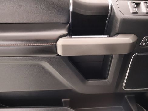 Used 2019 Ford F150 Platinum w/ Equipment Group 701A Luxury AWD/4WD image 17