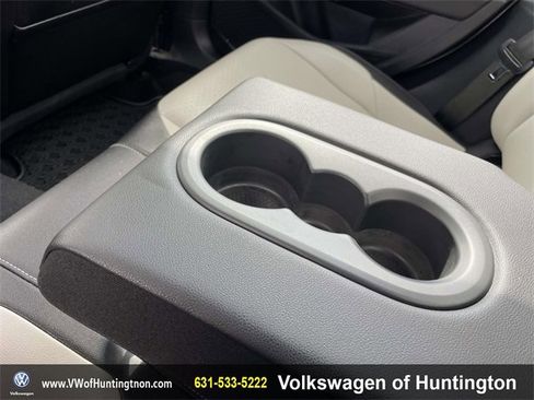 Certified 2019 Volkswagen Jetta R-Line w/ R-Line Cold Weather Package image 10