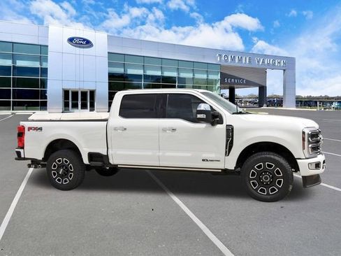Used 2024 Ford F250 Platinum w/ FX4 Off-Road Package image 5